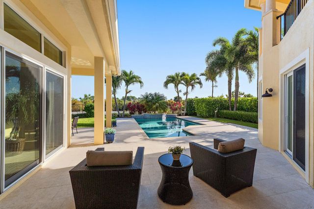 1715 W Hemingway Drive, Juno Beach, FL 33408