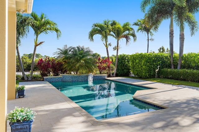 1715 W Hemingway Drive, Juno Beach, FL 33408