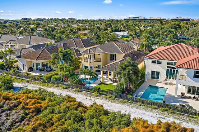1715 W Hemingway Drive, Juno Beach, FL 33408