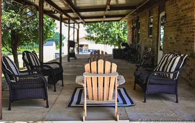 1146 N 4270 Road, Hugo, OK 74743