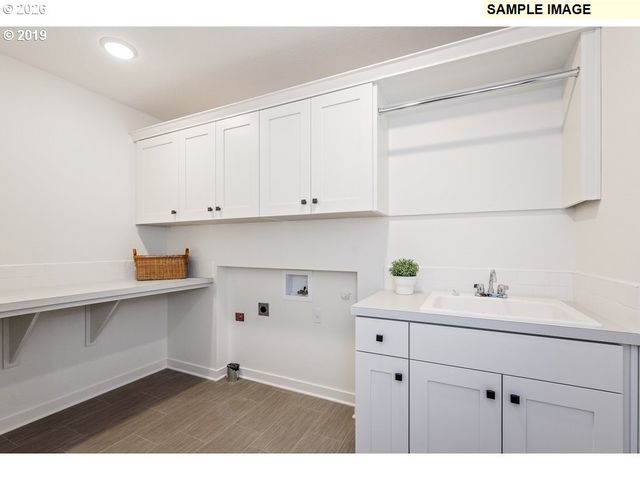 462 Sw 95th Ave, Portland, OR 97225