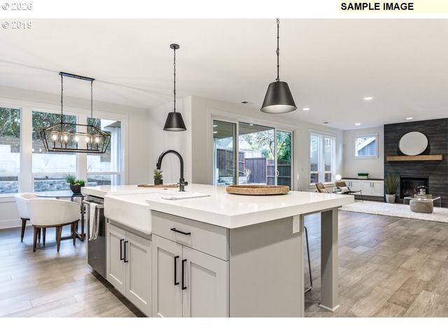 462 Sw 95th Ave, Portland, OR 97225