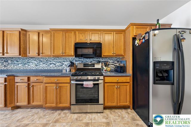 1330 Briarwood Lane, Forks Twp, PA 18040