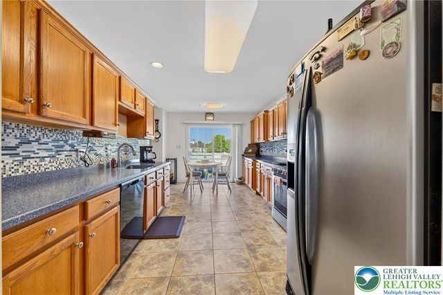 1330 Briarwood Lane, Forks Twp, PA 18040