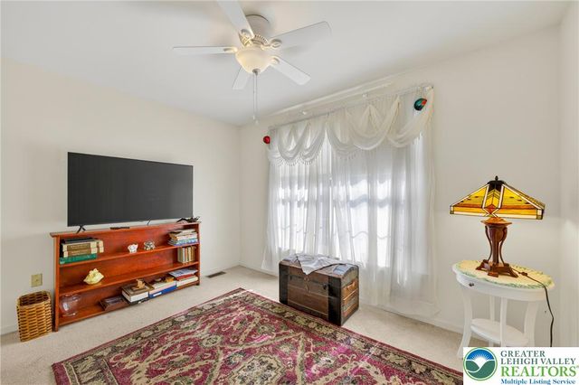 1330 Briarwood Lane, Forks Twp, PA 18040