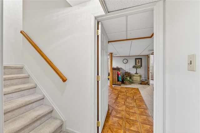 1330 Briarwood Lane, Forks Twp, PA 18040