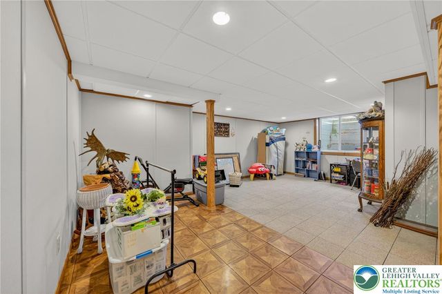 1330 Briarwood Lane, Forks Twp, PA 18040