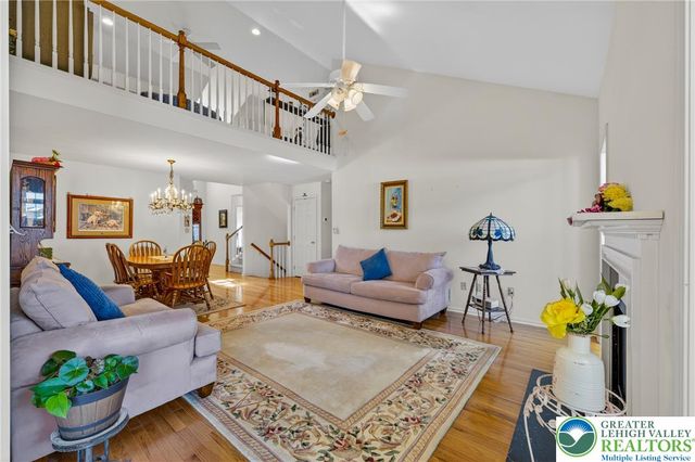 1330 Briarwood Lane, Forks Twp, PA 18040