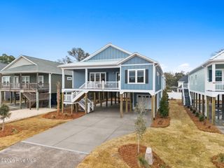 106 NE 41st Street, Oak Island, NC 28465