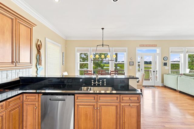 27 Drayton Ct., Pawleys Island, SC 29585