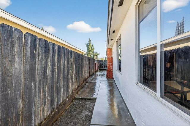 3251 Cheyenne Dr, Merced, CA 95348