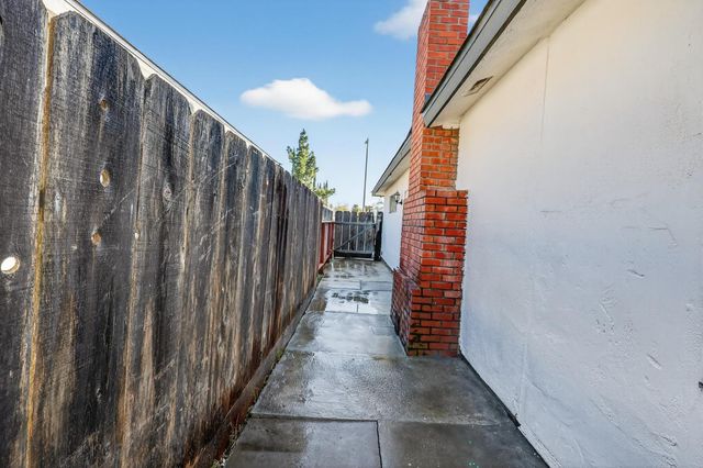 3251 Cheyenne Dr, Merced, CA 95348