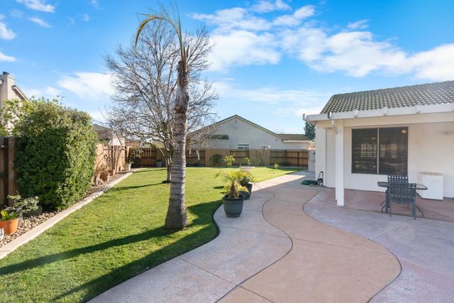9390 Snow Creek Cir, Stockton, CA 95212