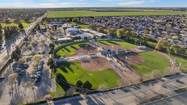 9390 Snow Creek Cir, Stockton, CA 95212