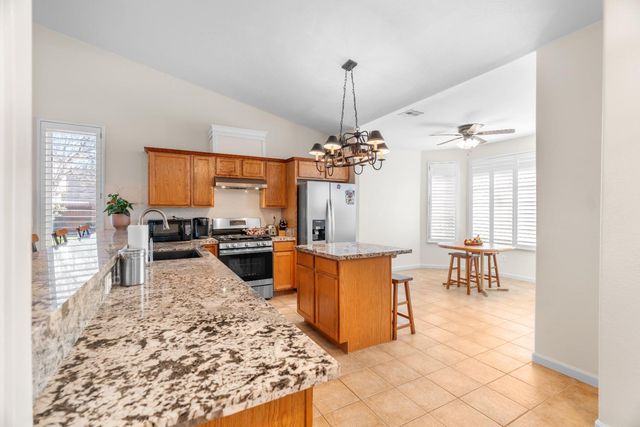 9390 Snow Creek Cir, Stockton, CA 95212