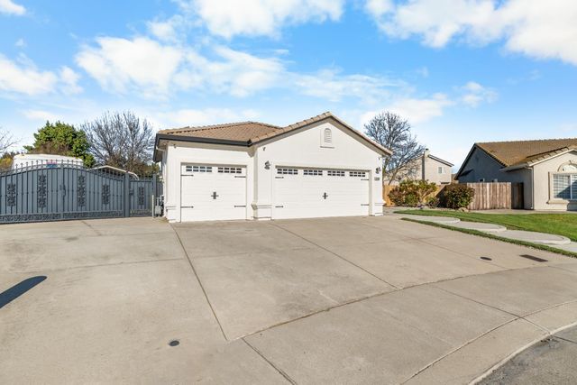 9390 Snow Creek Cir, Stockton, CA 95212