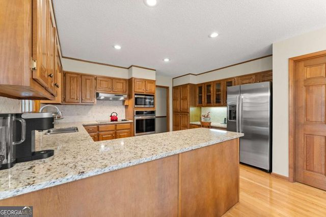 3585 Ridgewood Point, Gainesville, GA 30504