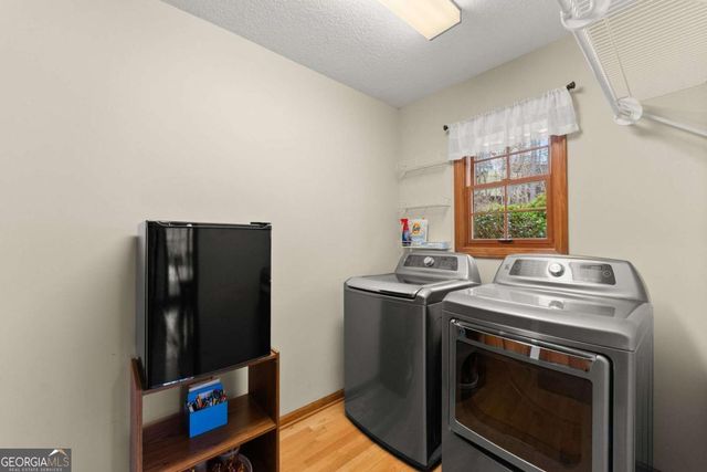 3585 Ridgewood Point, Gainesville, GA 30504