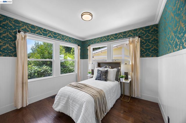 2521 Pleasant St, Oakland, CA 94602