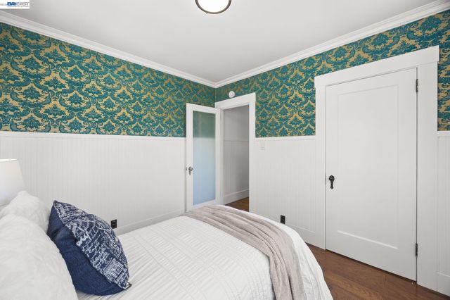 2521 Pleasant St, Oakland, CA 94602