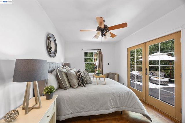 2521 Pleasant St, Oakland, CA 94602