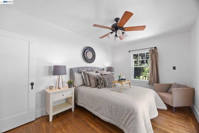 2521 Pleasant St, Oakland, CA 94602