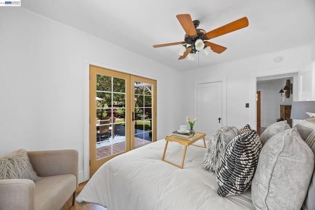 2521 Pleasant St, Oakland, CA 94602