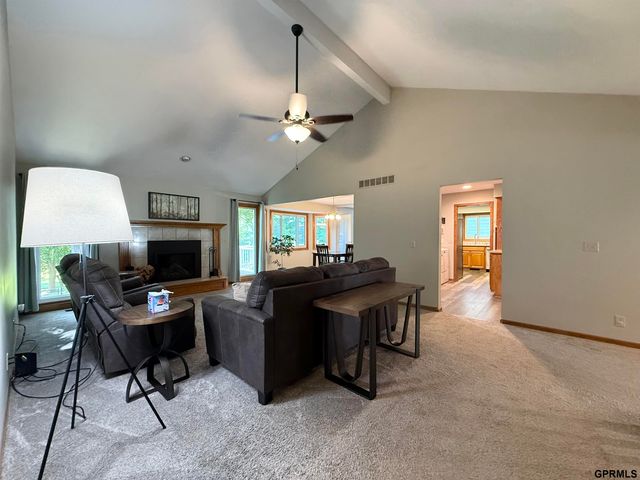 2711 N 145th Avenue, Omaha, NE 68116