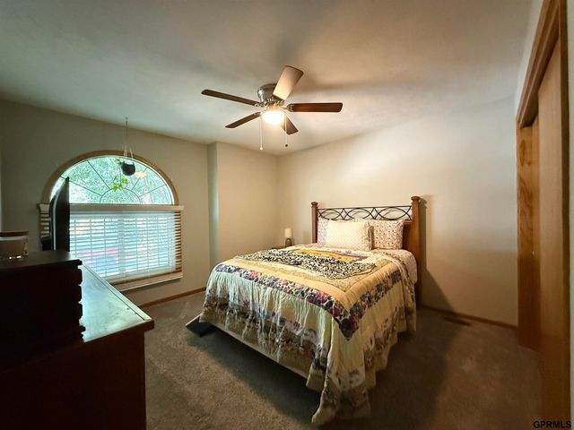 2711 N 145th Avenue, Omaha, NE 68116