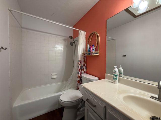 2711 N 145th Avenue, Omaha, NE 68116