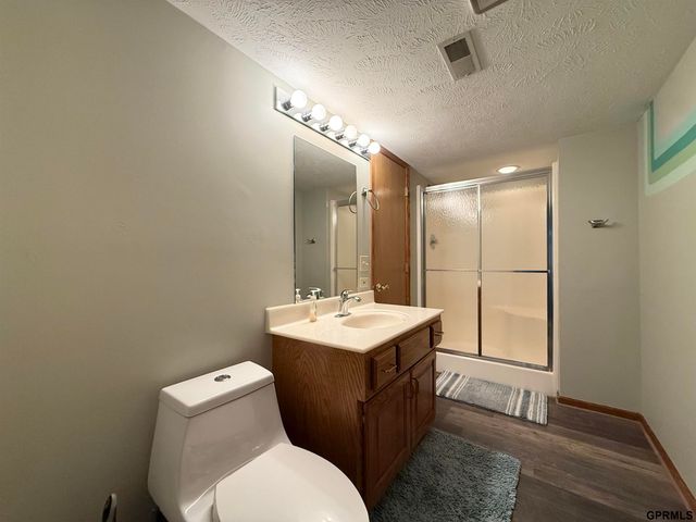 2711 N 145th Avenue, Omaha, NE 68116