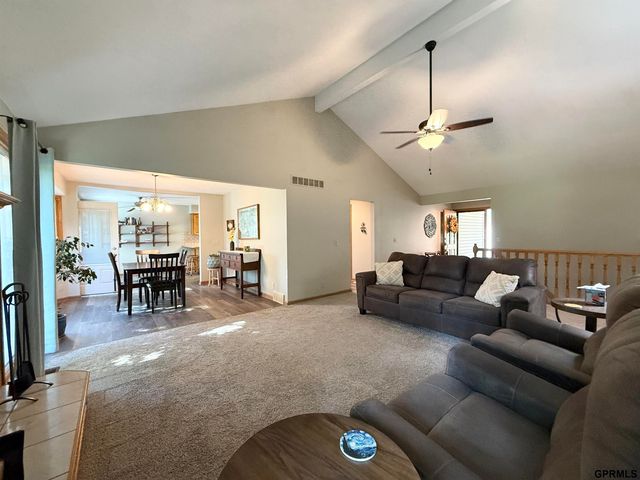 2711 N 145th Avenue, Omaha, NE 68116