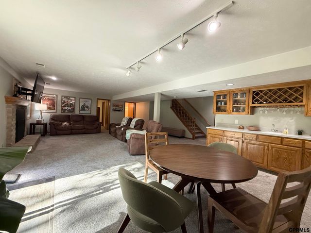 2711 N 145th Avenue, Omaha, NE 68116