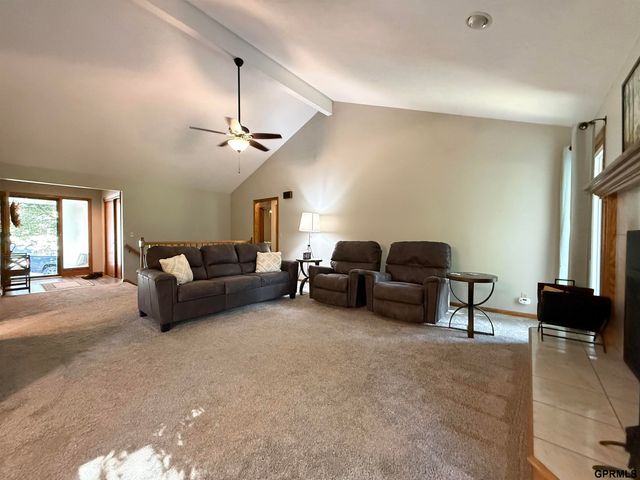 2711 N 145th Avenue, Omaha, NE 68116