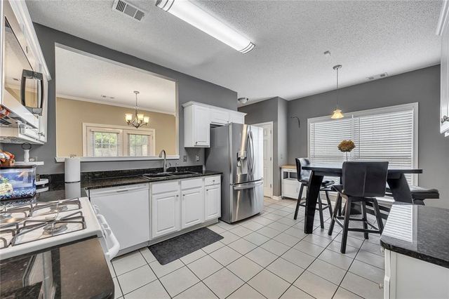 4123 Glenaire Way NW, Acworth, GA 30101