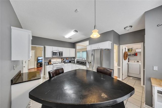 4123 Glenaire Way NW, Acworth, GA 30101