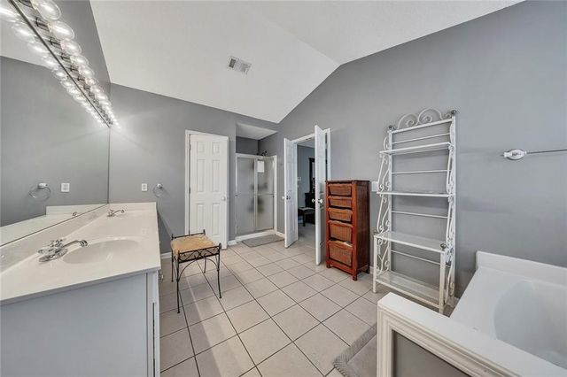 4123 Glenaire Way NW, Acworth, GA 30101