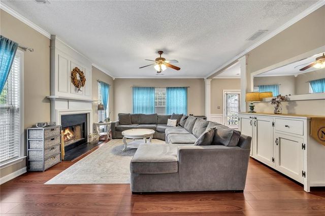 4123 Glenaire Way NW, Acworth, GA 30101