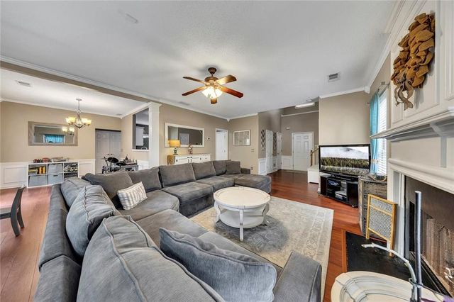 4123 Glenaire Way NW, Acworth, GA 30101