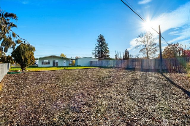 141 Carswell, Moses Lake, WA 98837