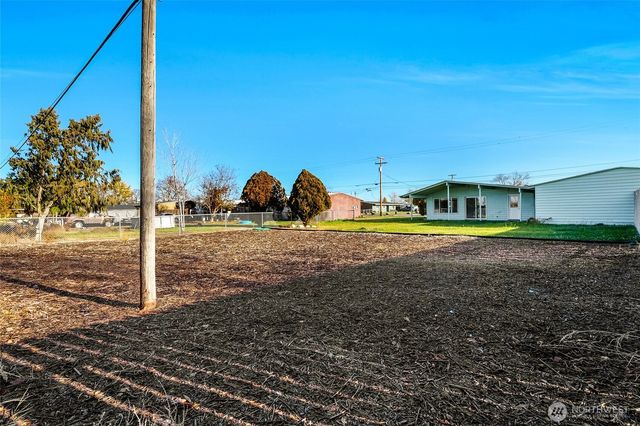 141 Carswell, Moses Lake, WA 98837