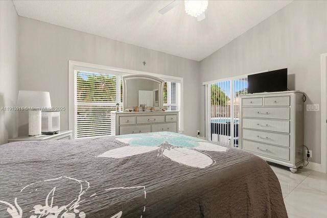 9353 Cove Point Cir, Boynton Beach, FL 33472