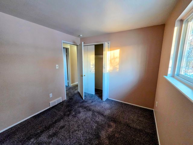 15700 Oakbrook Street, Romulus, MI 48174