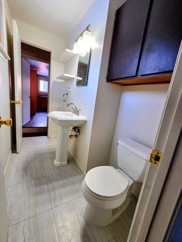 15700 Oakbrook Street, Romulus, MI 48174