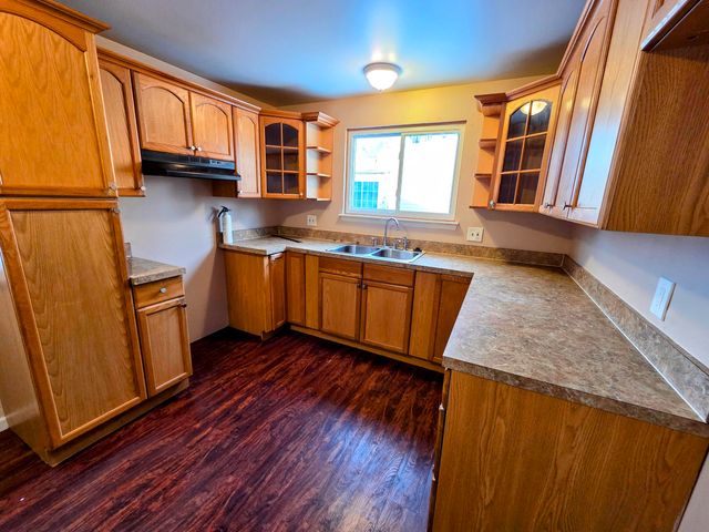 15700 Oakbrook Street, Romulus, MI 48174