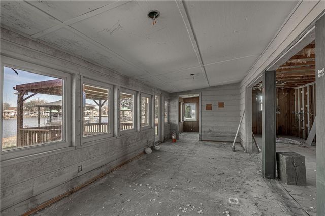 53 Lake View Drive, Huntsville, TX 77320