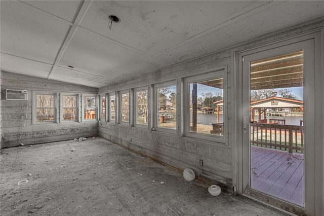 53 Lake View Drive, Huntsville, TX 77320