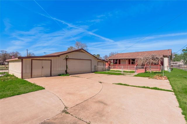 53 Lake View Drive, Huntsville, TX 77320