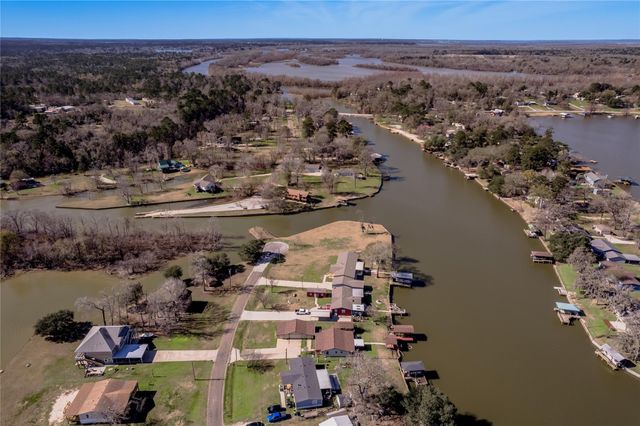 53 Lake View Drive, Huntsville, TX 77320