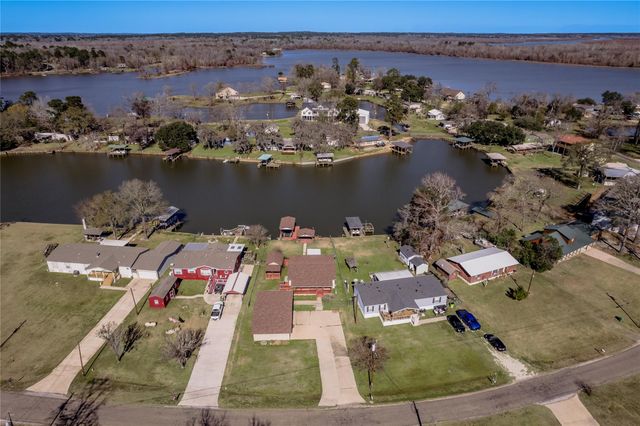 53 Lake View Drive, Huntsville, TX 77320